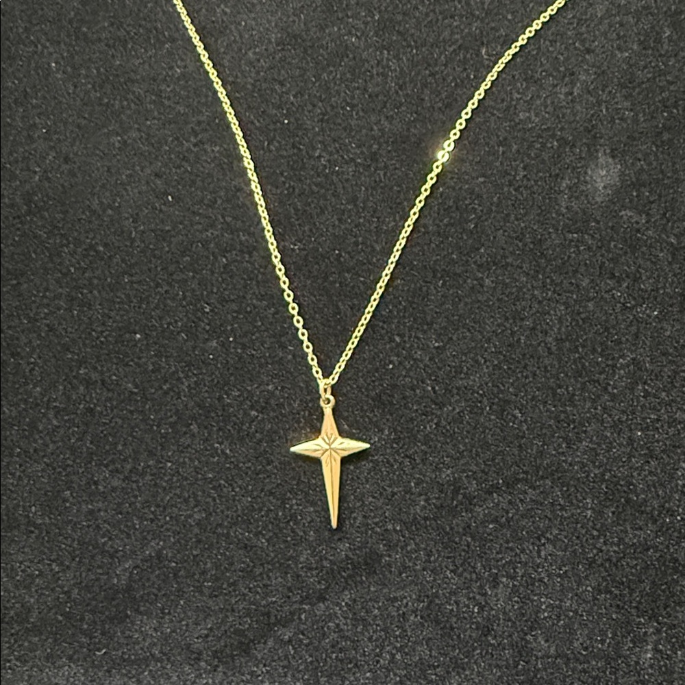 Gold Star Pendant Necklace